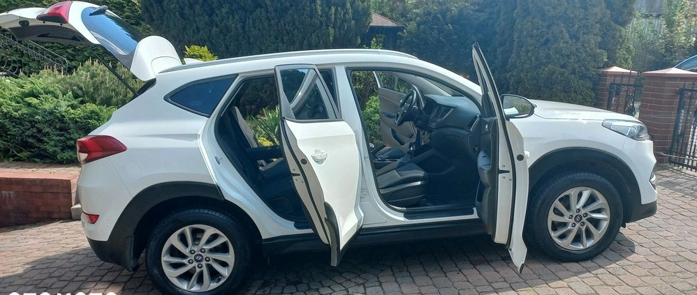 Hyundai Tucson cena 48700 przebieg: 235000, rok produkcji 2016 z Piława Górna małe 781